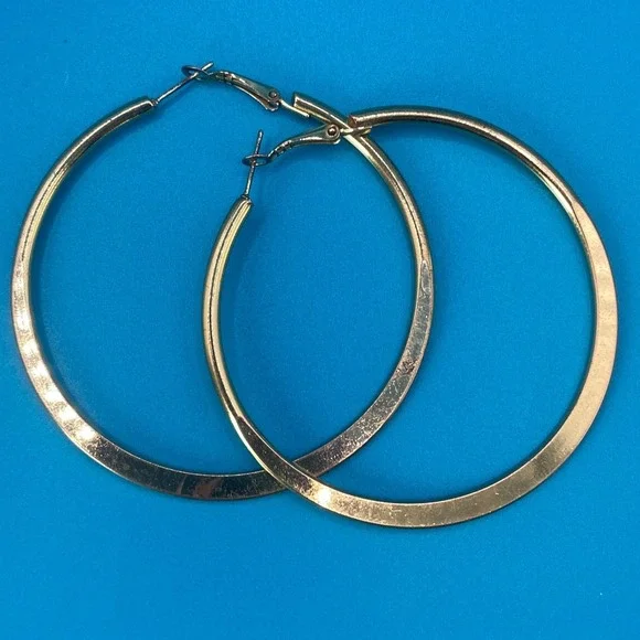 Gold Tone Jewelry Lot Curb Chain Necklace Large Flat Hoop Earrings Enamel Brooch - Picture 5 of 9